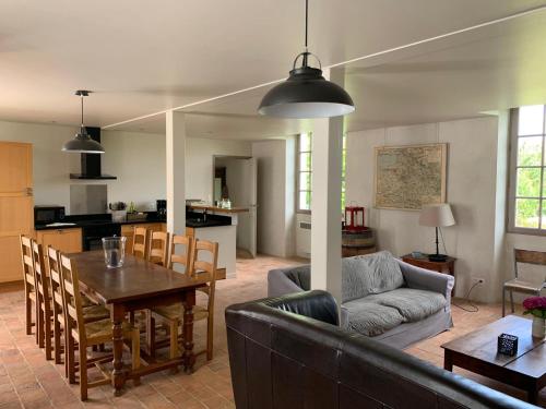 La Petite Ecole - carbon neutral hotel in Unknown City