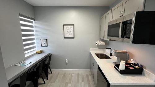 Oceano Suites Daytona Beach - photo 8