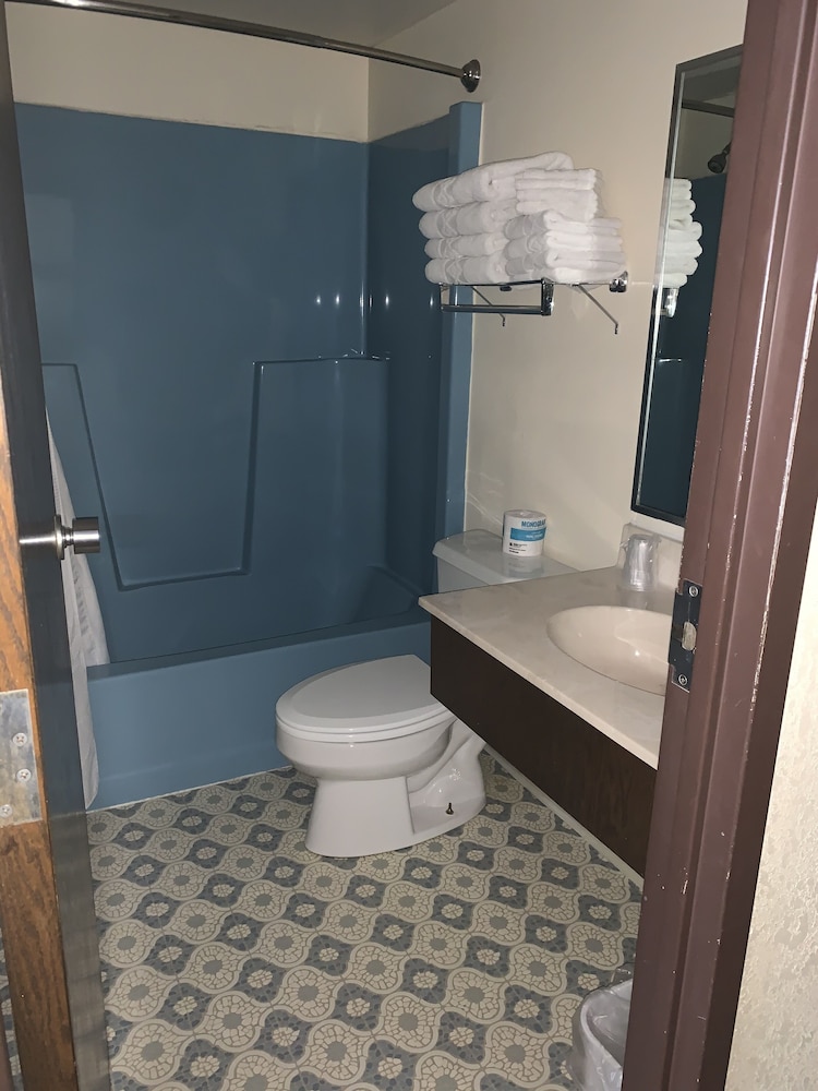 Northern Lights Inn Rugby - photo 19