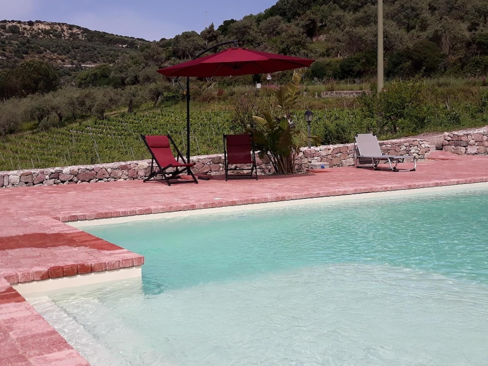 B&B Pessighette Dimora di Campagna — 4-Star Luxury Hotel in Bosa, Italy