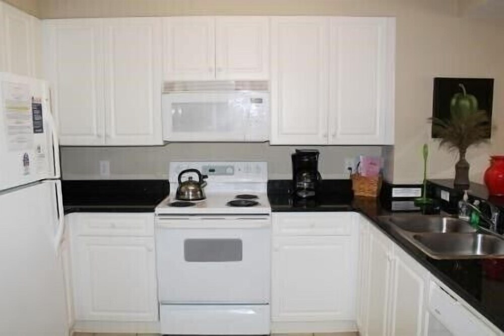 North Tower Apartment 207 - photo 6