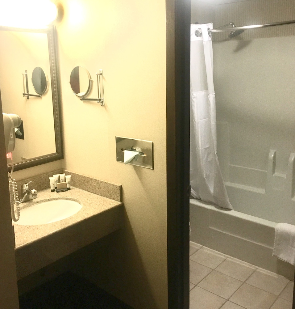 Inn at Chocolate Ave SureStay Collection by Best - photo 5