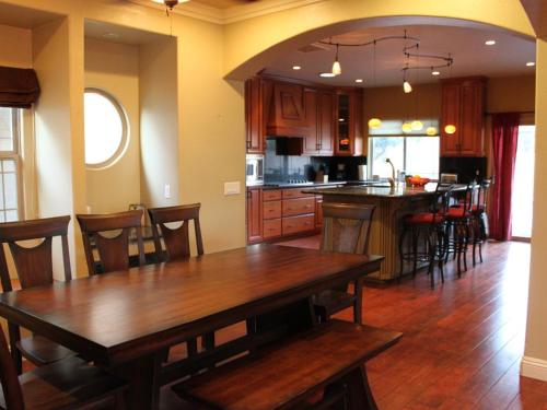F 25 Belles Castle — 4-Star Luxury Hotel in Anaheim, United States