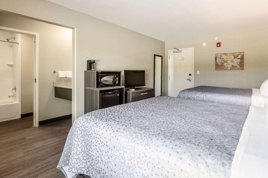 Econo Lodge Dayton North - photo 15