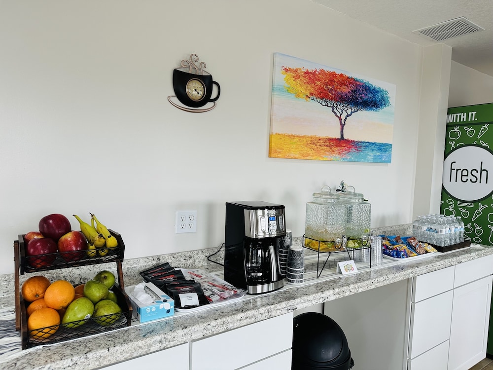 Timberland Inn & Suites - photo 93