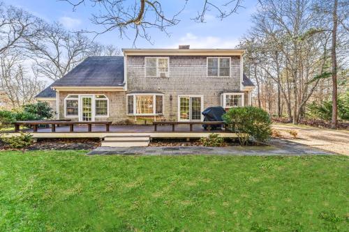 The Burkeshire Manor Charming Family Home — 4-Star Luxury Hotel in Oak Bluffs, United States