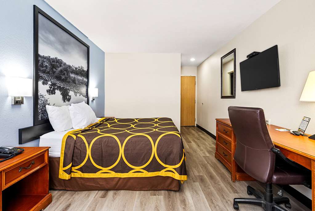 Super 8 by Wyndham Pittsburgh Monroeville - photo 35