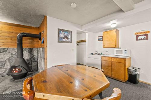 Willamette Pass Inn & Chalets - photo 10
