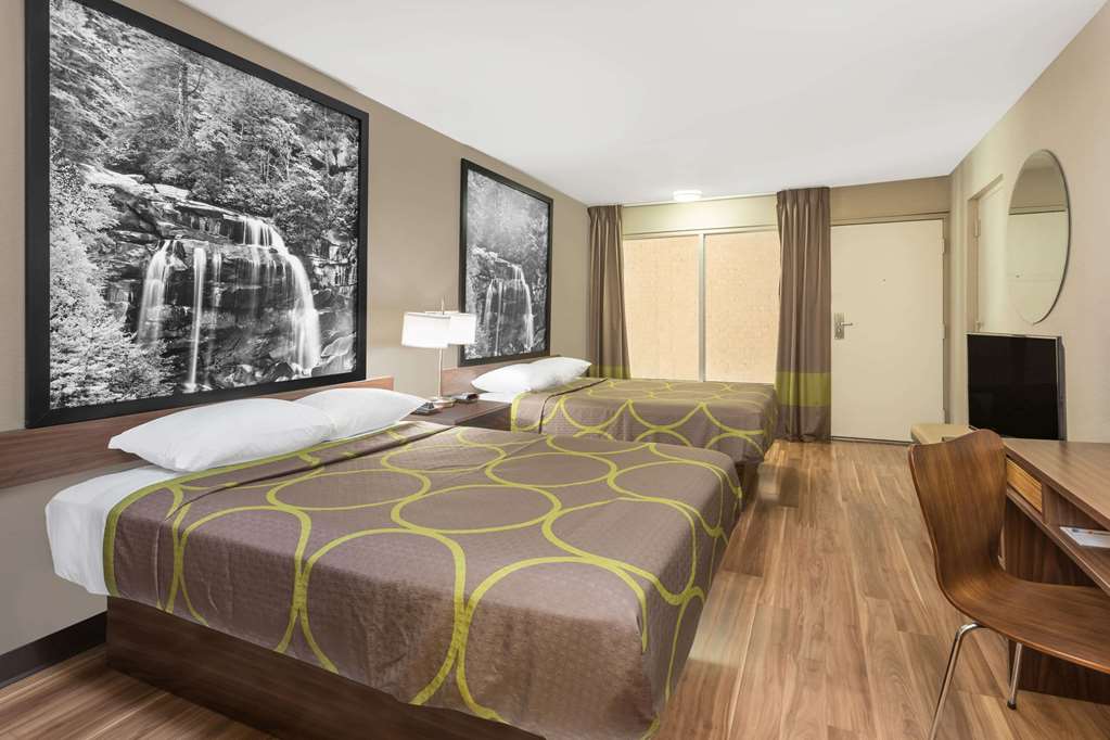 Super 8 by Wyndham Asheville Airport - photo 6