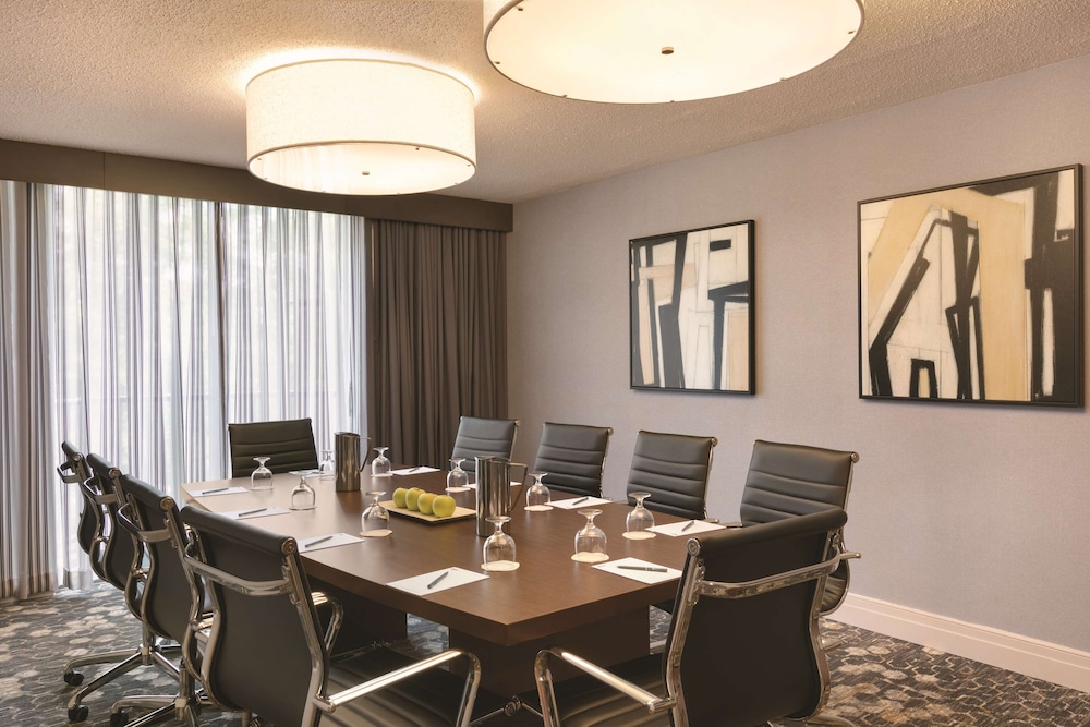 Embassy Suites by Hilton Richmond - photo 37