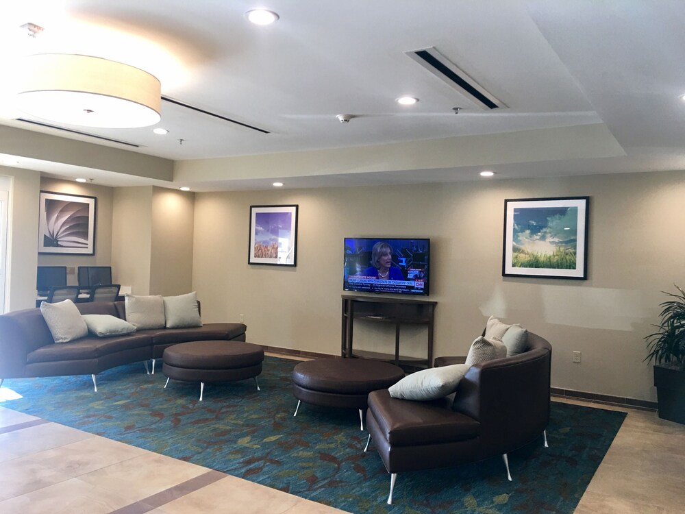 Candlewood Suites Lake Charles South by IHG - photo 4
