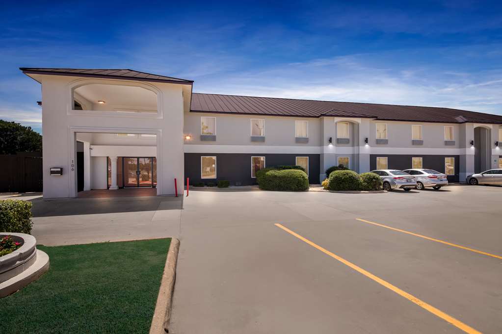 Quality Inn Bastrop — Bastrop — photo 3