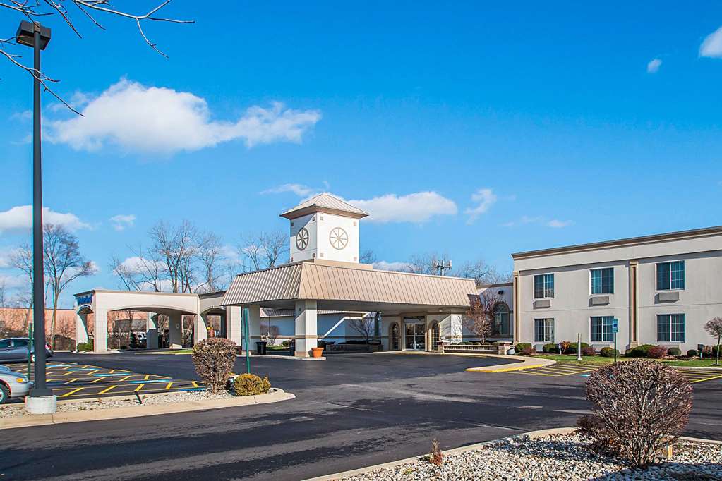 Clarion Inn Elmhurst Oak Brook near I 88 I 290 I 294 - photo 2