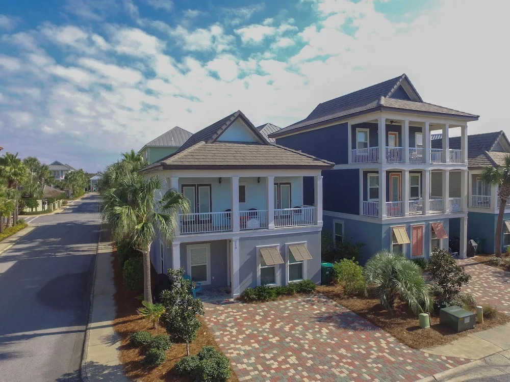 Big Tuna - carbon neutral hotel in Destin