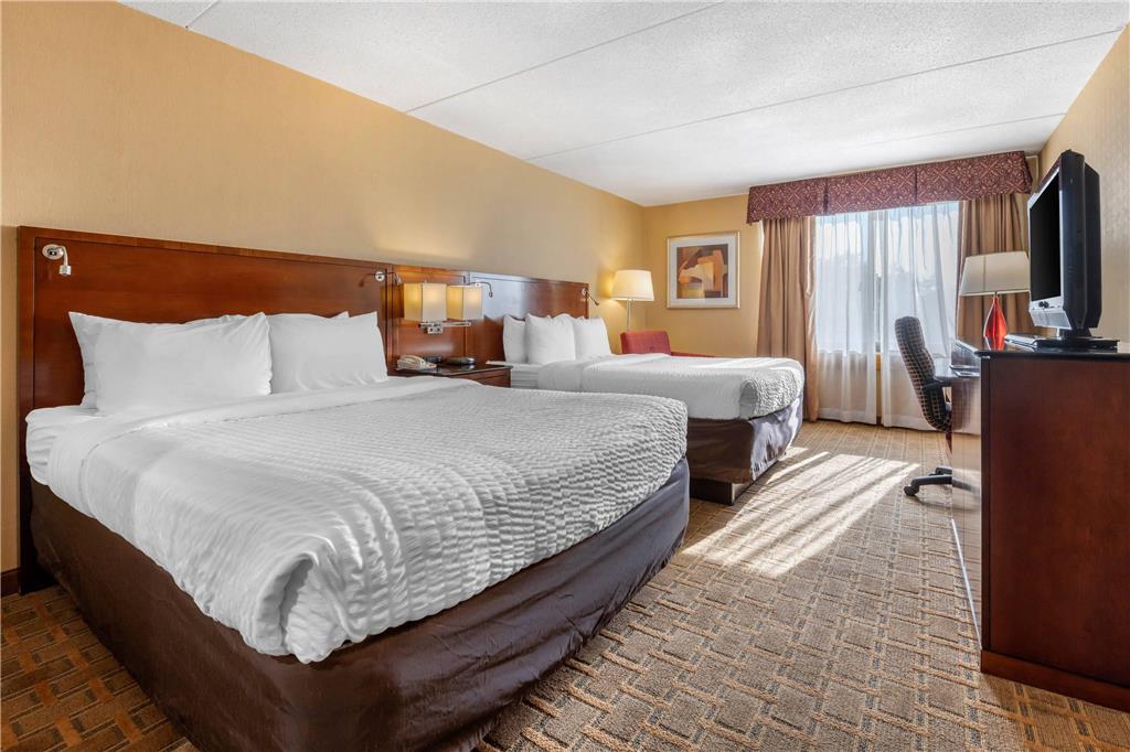 Clarion Hotel Conference Center on Lake Erie - photo 7