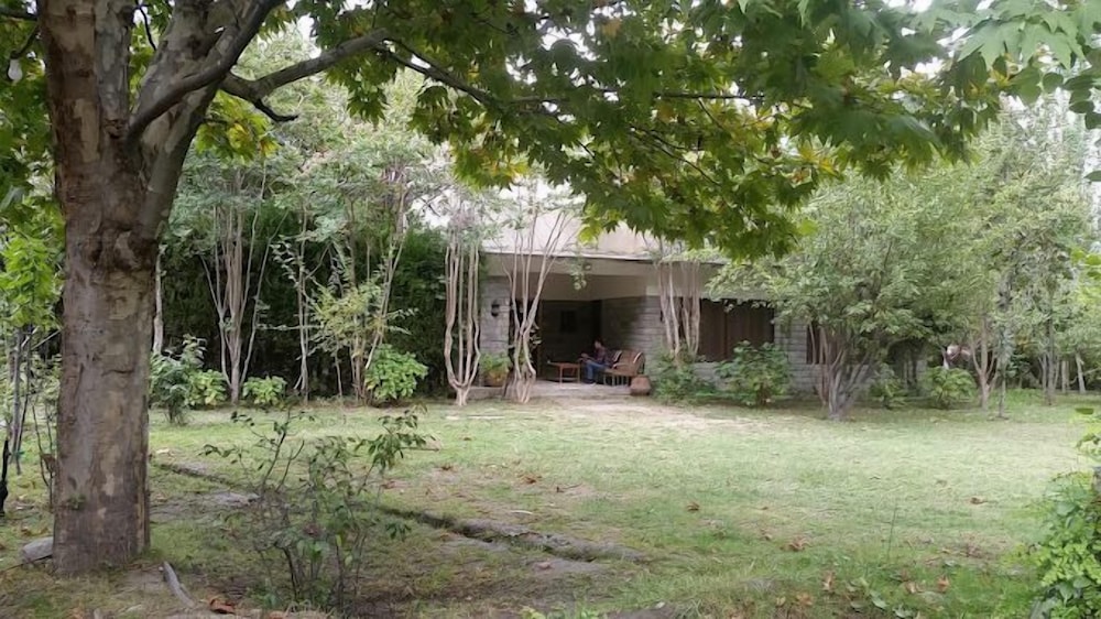 Springfield - carbon neutral hotel in Gilgit