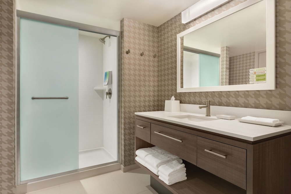Home2 Suites by Hilton Chicago River North - photo 29