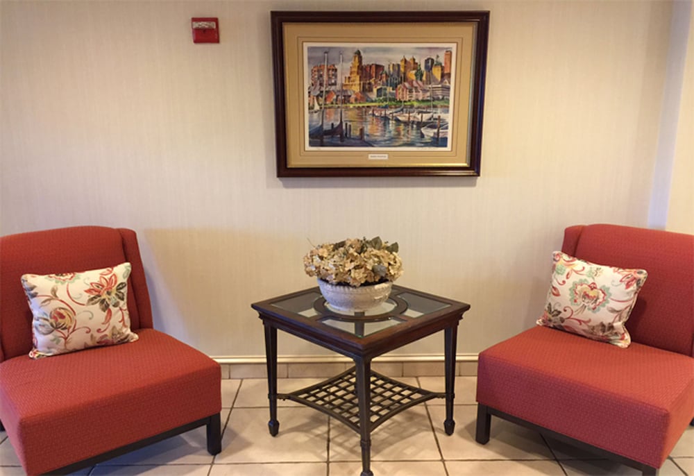 Holiday Inn Express Hotel & Suites Buffalo Airport by IHG - photo 3
