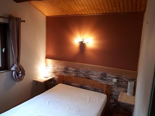 Les Chalets Du Roc — hotel in Alzonne