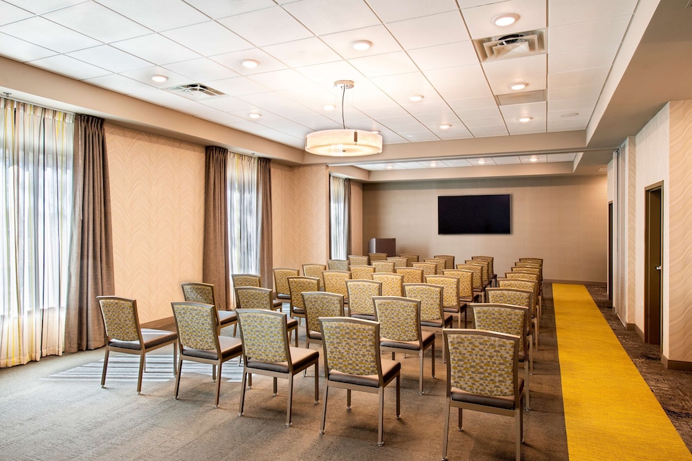 Hampton Inn & Suites Keller Town Center - photo 27