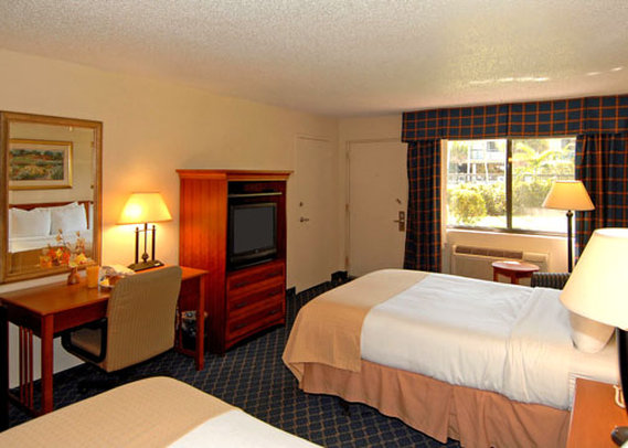Clarion Inn Turnpike - photo 6
