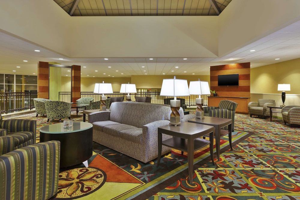 DoubleTree by Hilton Holland in Holland, United States