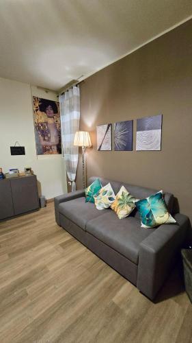 Casa Vacanze Oikia Room Girasole — 4-Star Luxury Hotel in Naples, Italy