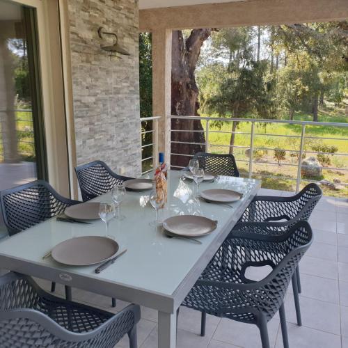 Villa Salute 6 pers 5 min plage en voiture — 4-Star Luxury Hotel in Porto-Vecchio, France