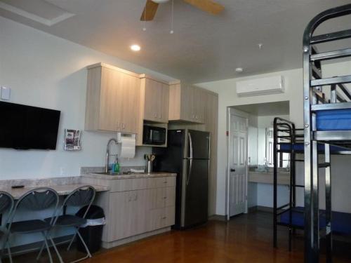 Bunkhouse 3A With Cold AC — hotel in Laverkin