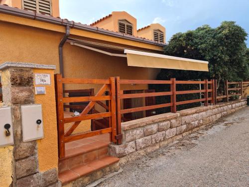 Casa sulla spiaggia a Porto Alabe P 3187 — 4-Star Luxury Hotel in Tresnuraghes, Italy