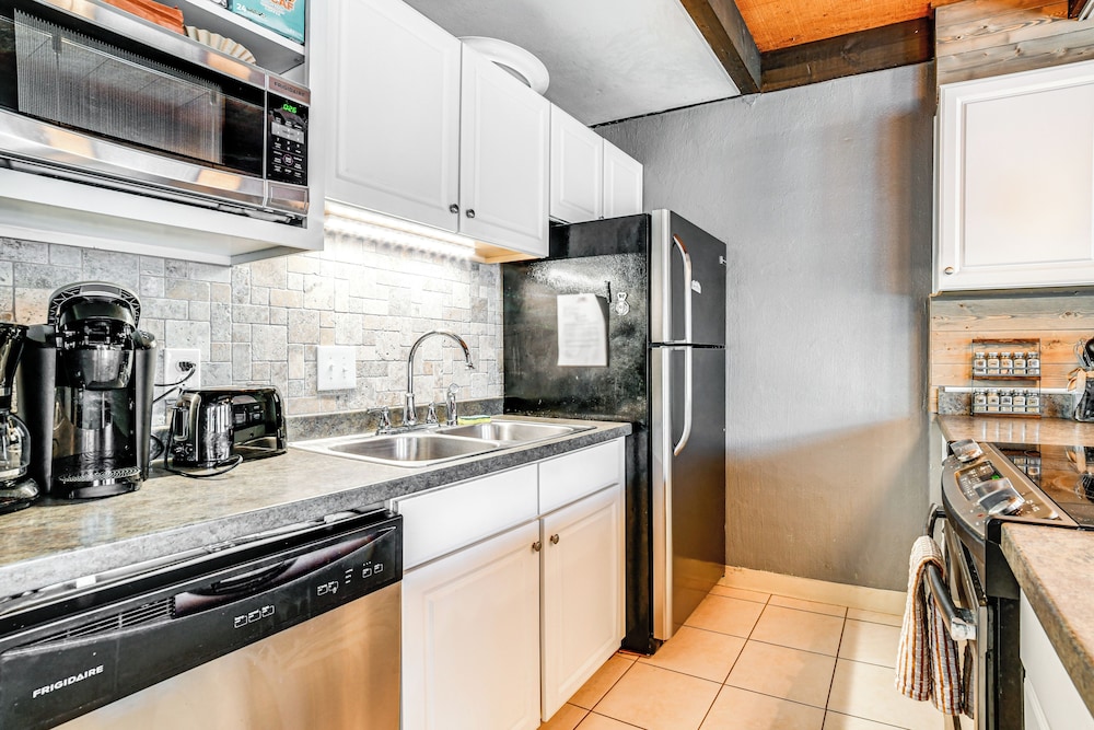 Cortland Townhome Walk to Greek Peak Mtn Resort - photo 10