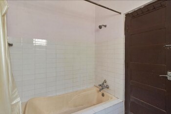 Guest Inn Suites Castle