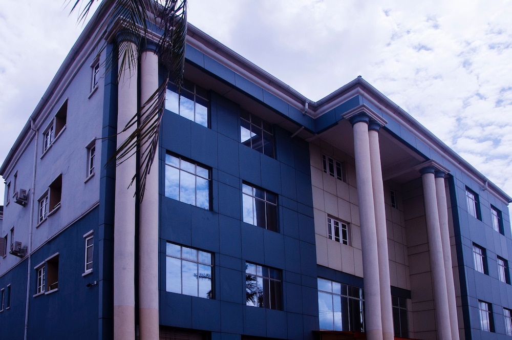 Haminton Grand Hotel - last minute hotel in Lagos