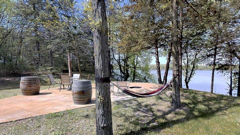 Lakefront Hideaway - photo 7