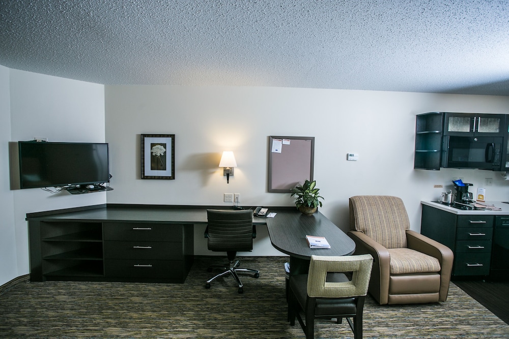 Candlewood Suites Fargo N. Dakota State University an IHG Hotel - photo 5