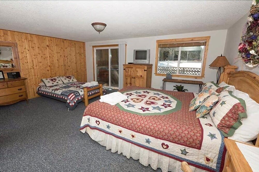 1247 Lester Street — South Lake Tahoe