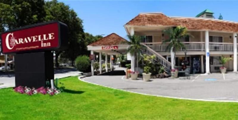 Caravelle Inn Suites - photo 6