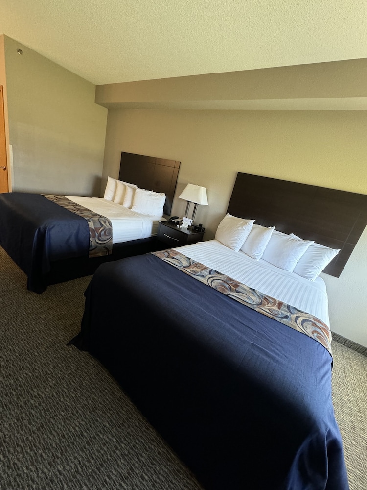 Garner Inn & Suites - photo 6