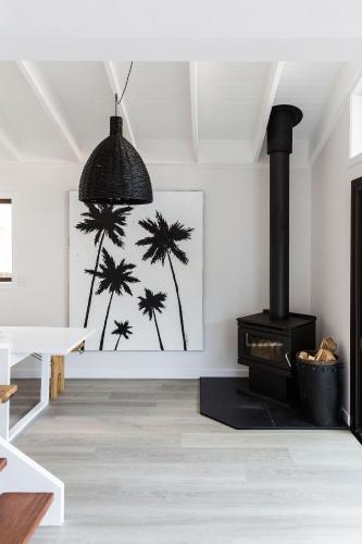 The Coconut Palm One is a designer Villa — 4-Star Luxury Hotel in Sunshine Beach, Australia