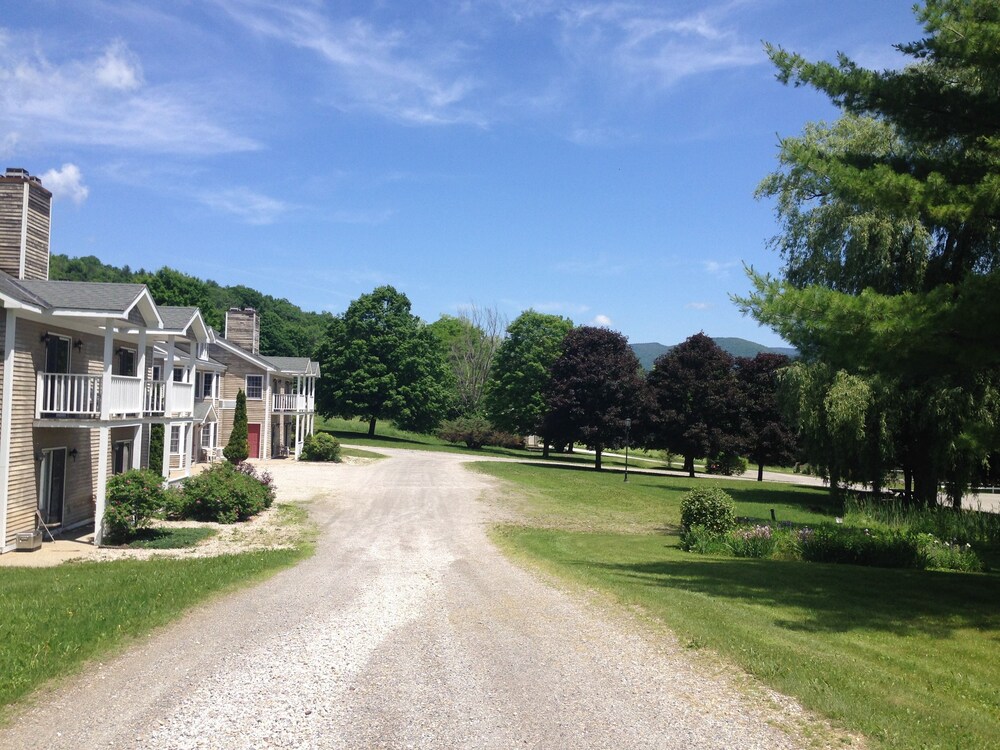 The Inn at Willow Pond - photo 17