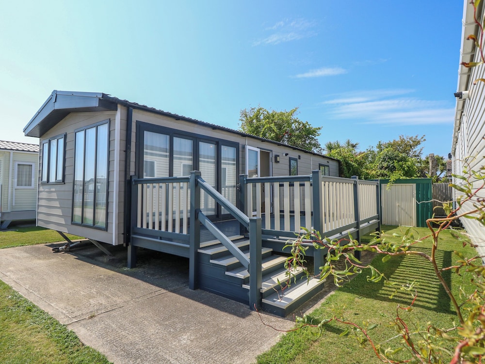 The Beachhouse - last minute hotel in Chichester