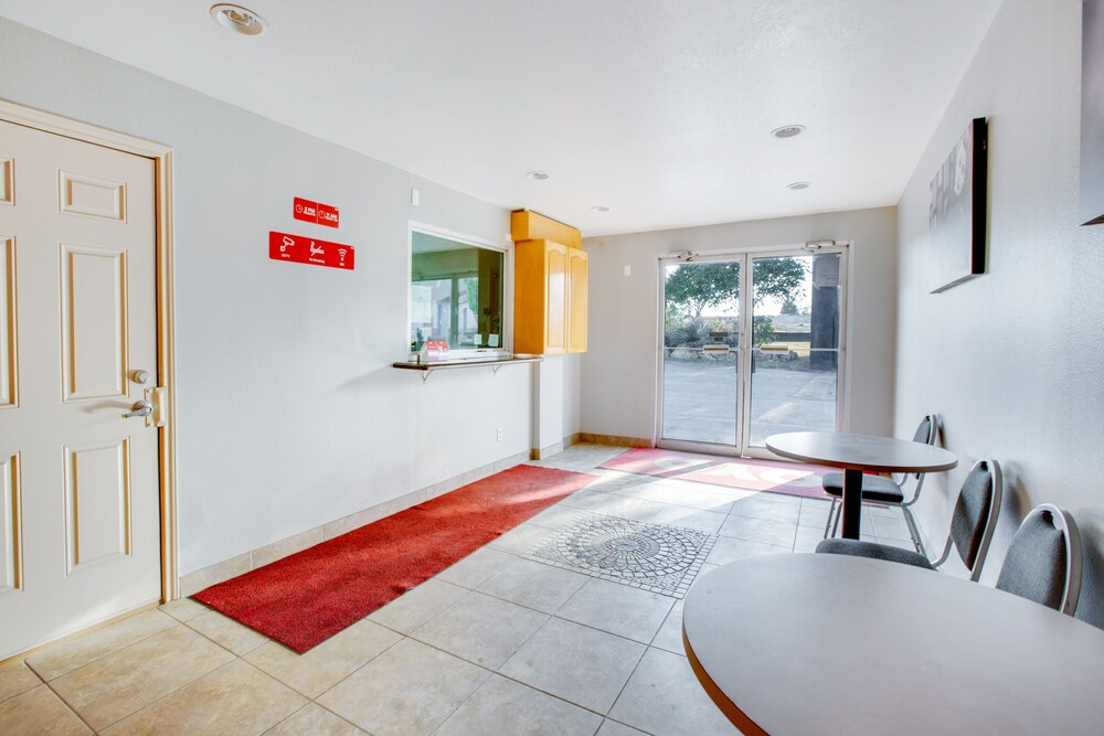 OYO Inn Dallas South - photo 2