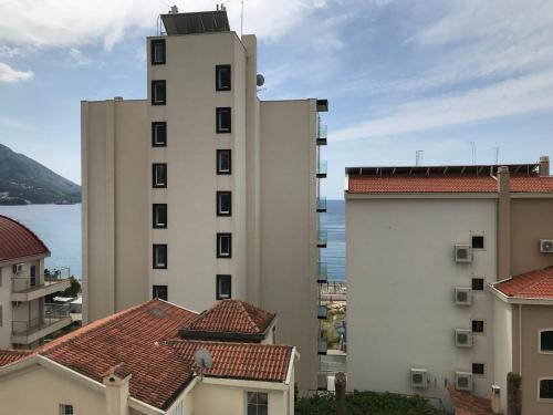 Viola Di Mare Apartments — 4-Star Luxury Hotel in Budva, Montenegro