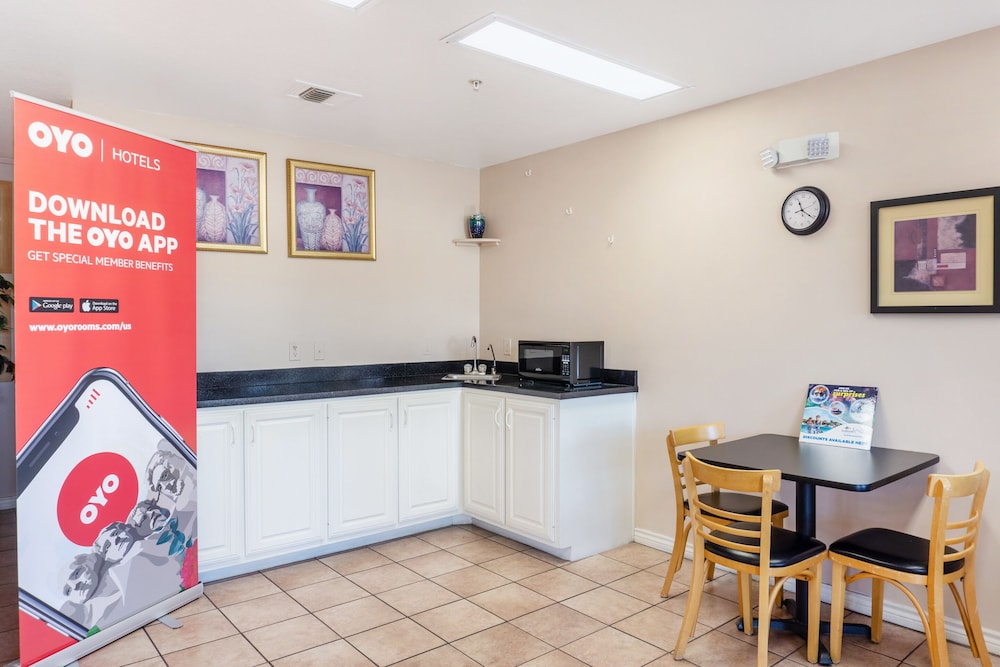 OYO Inn & Suites Medical Center San Antonio - photo 4