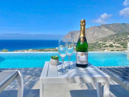 Villa Zina mit Infinity Pool und Meerblick — 4-Star Luxury Hotel in Sitia, Greece