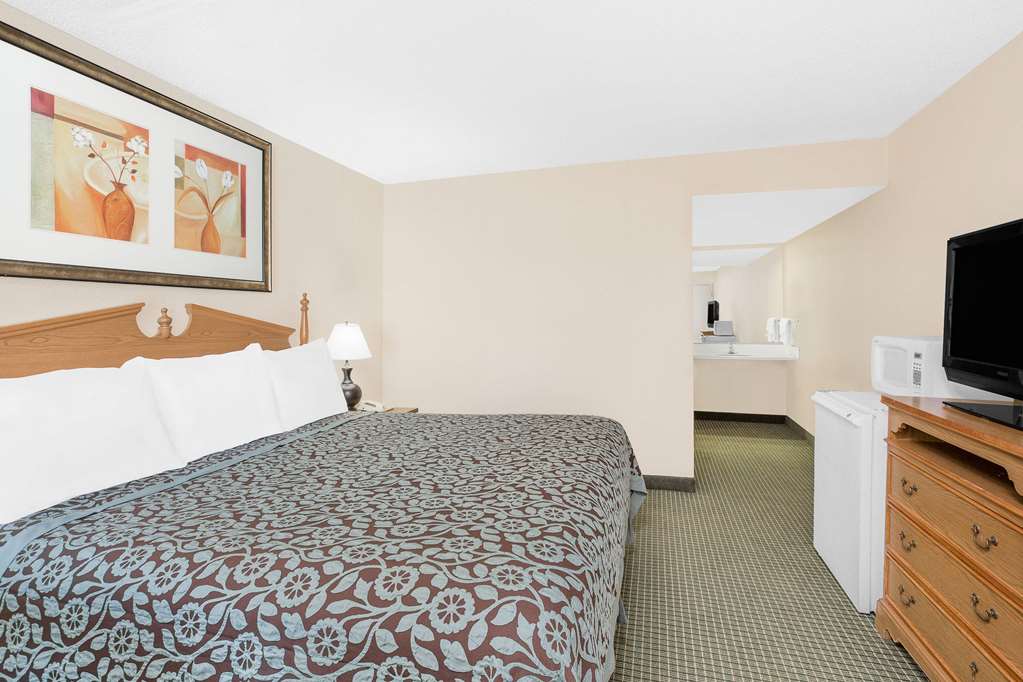 Days Inn By Wyndham Attalla - photo 10
