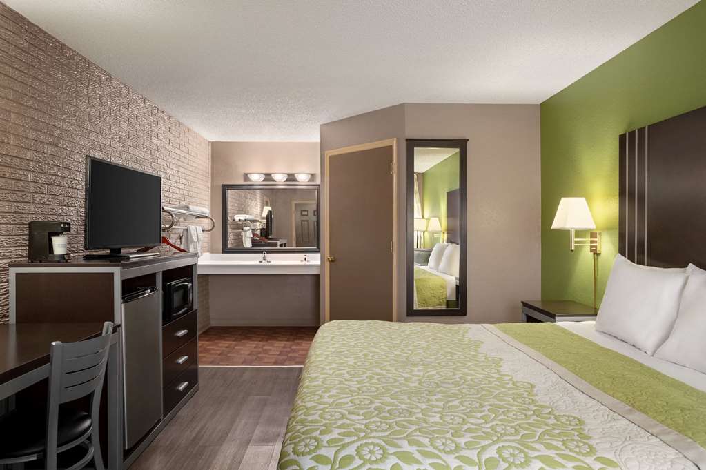 Days Inn by Wyndham Hardeeville I 95 State Line - photo 24