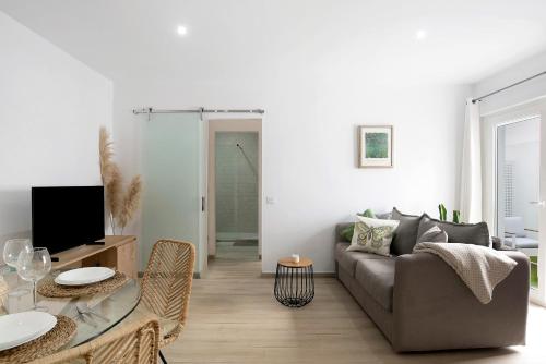 Apartamento María Conil Bajo — 4-Star Luxury Hotel in Conil De La Frontera, Spain