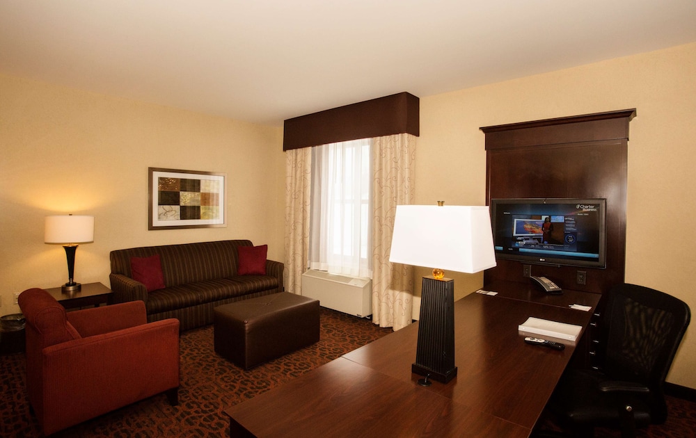 Hampton Inn Marquette Waterfront - photo 9