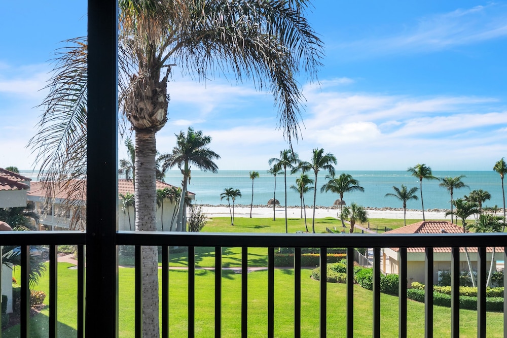 Gulf view Condo With Resort style Amenities 2 Bedroom Condo - photo 35